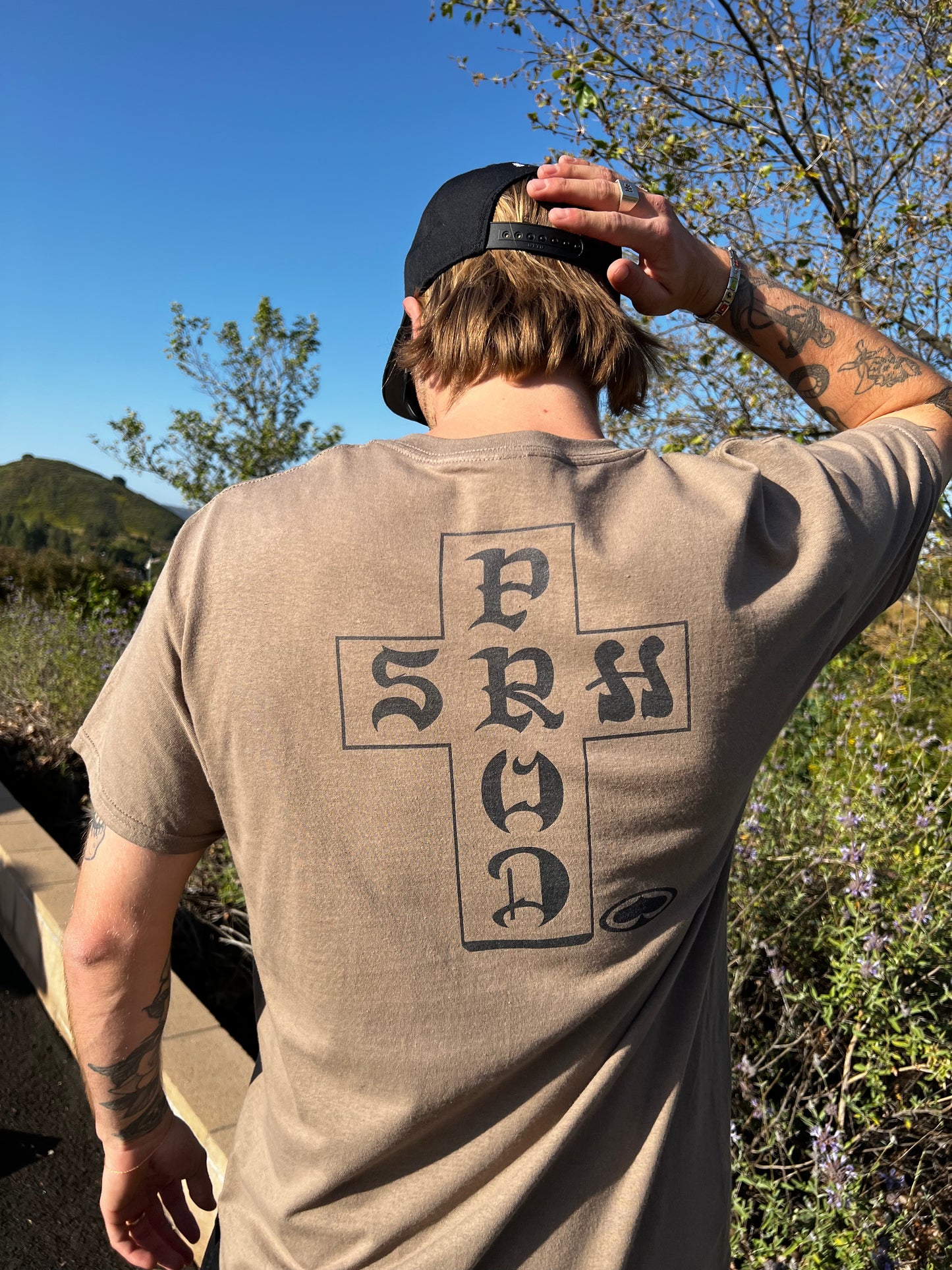Cross Tee (Beige)